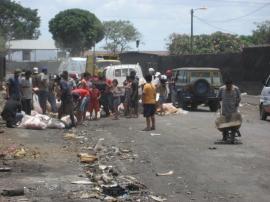 Managua_scavenging the meat load